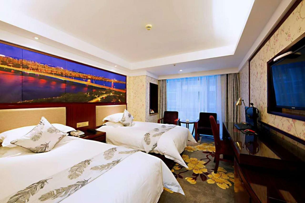 Ruide Hotel Yiwu  Exterior photo
